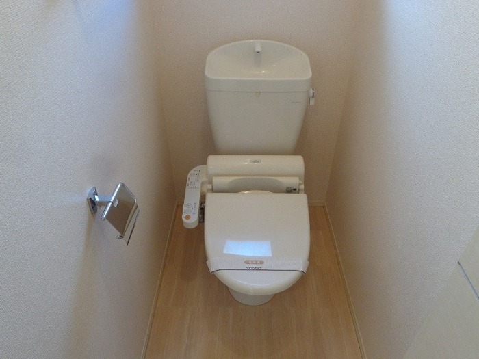 トイレ　温水洗浄暖房便座