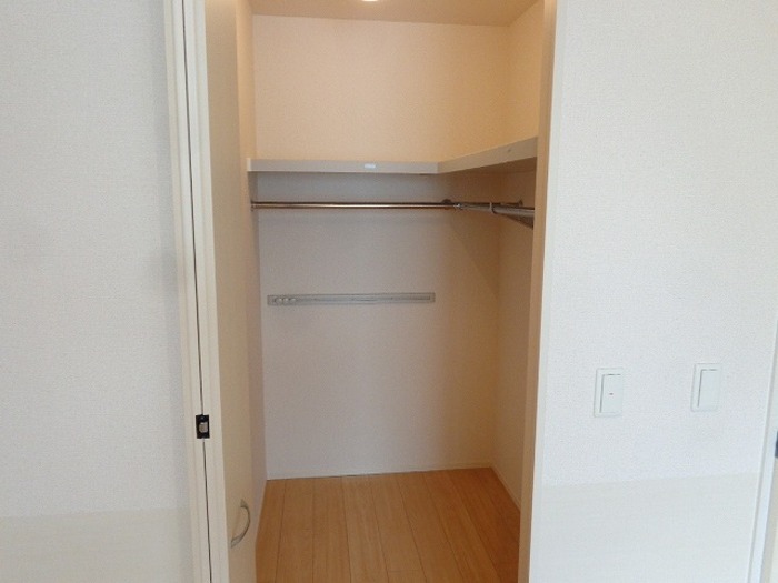 収納　2階洋室ウォークインクローゼット