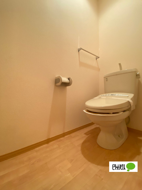 トイレ　温水洗浄便座