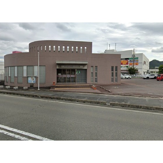銀行　西中国信用金庫ひめ山支店（銀行）まで1273m