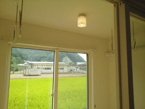 その他設備　室内物干し