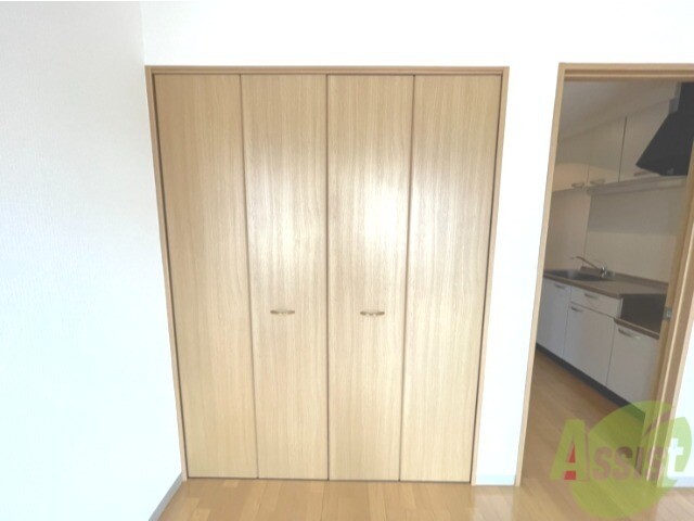 収納　収納はこちらのクローゼットをお使いください。