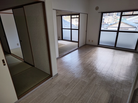 居室・リビング　※別部屋の写真です。