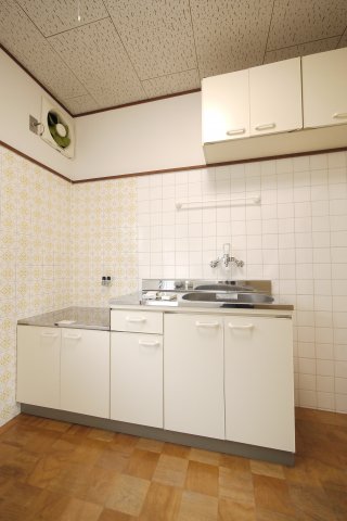 キッチン　※写真は別の部屋のものです。