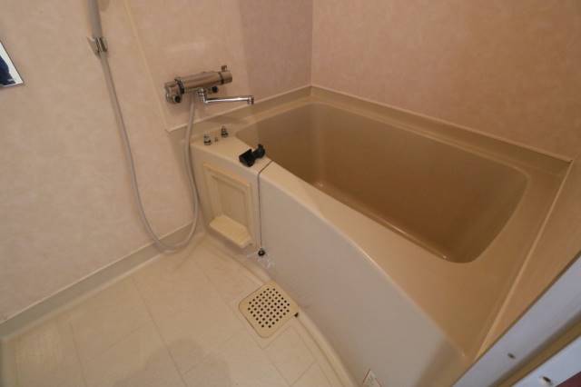 バス・シャワールーム　広々浴室！