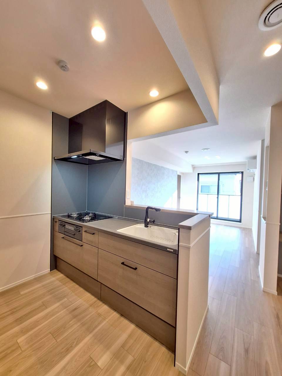 キッチン　★ガス3口グリル付きのシステムキッチン★