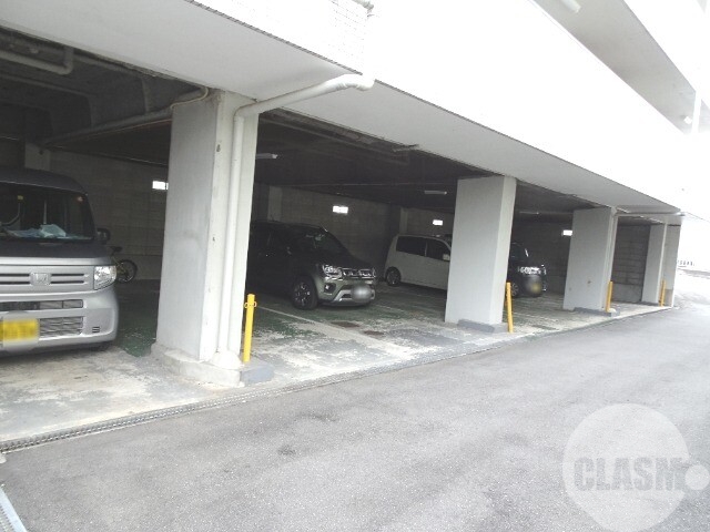 駐車場　敷地内駐車場