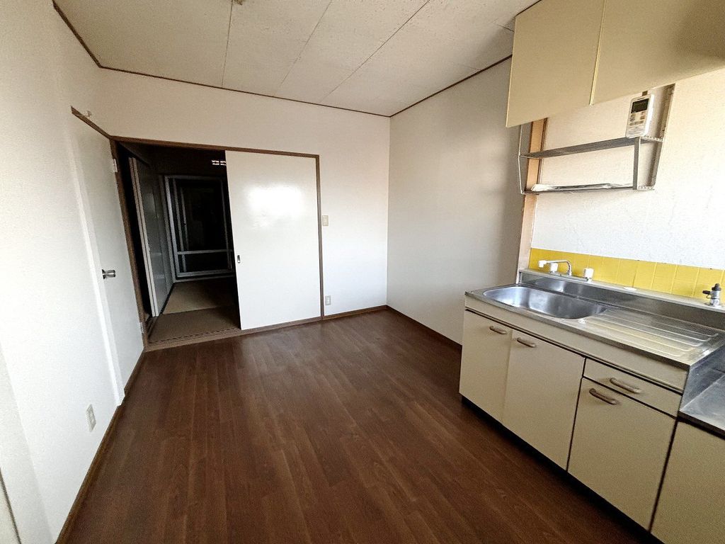 居室・リビング　キッチン