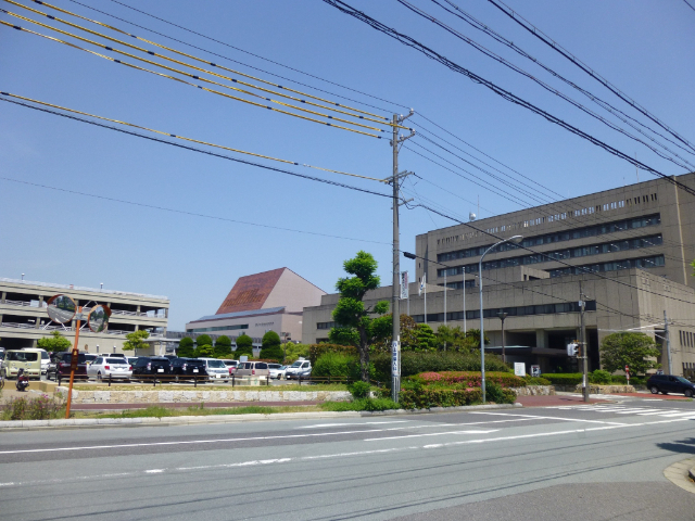 役所　津市役所（役所）まで885m