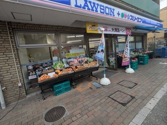 コンビニ　ローソン・スリーエフ 松陰神社駅前店（コンビニ）まで71m