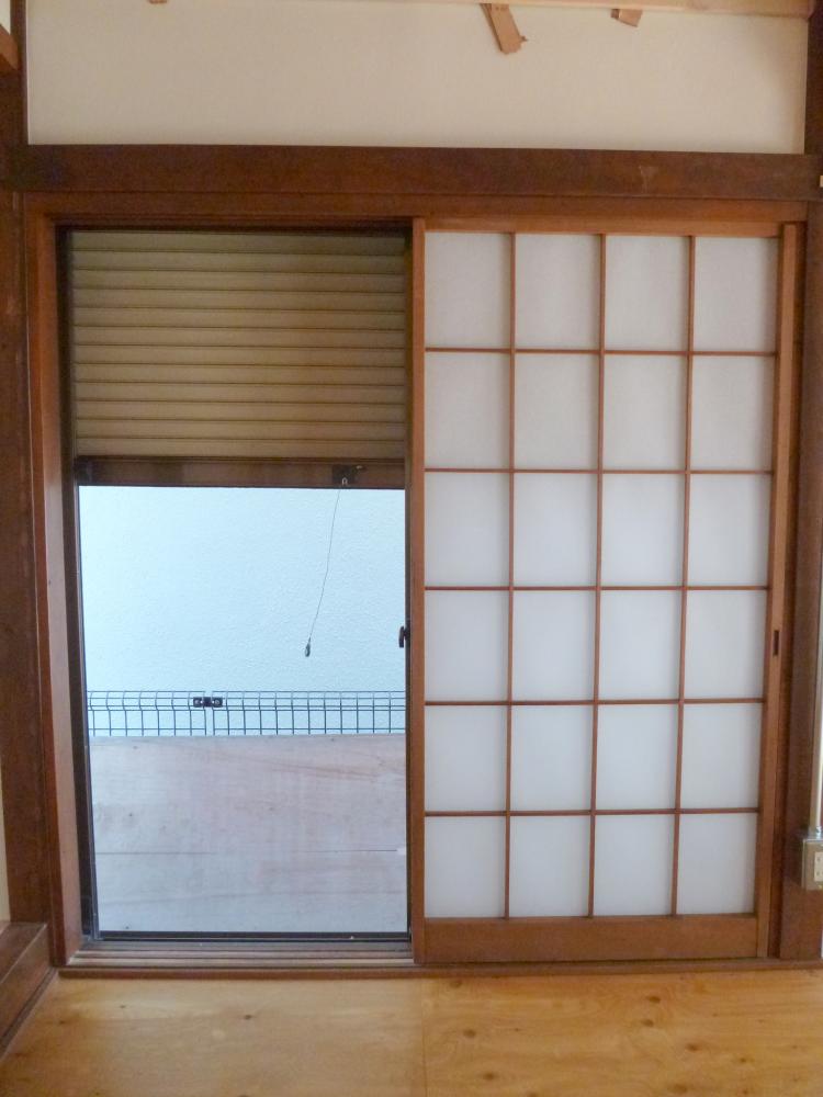 その他設備　シャッター雨戸付き