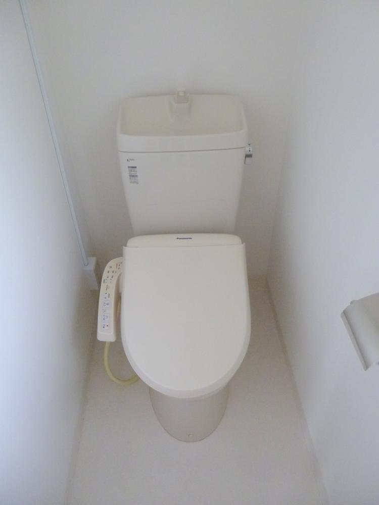 トイレ　温水洗浄便座