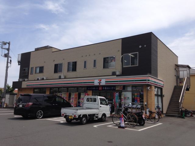 コンビニ　セブンイレブン（コンビニ）まで470m