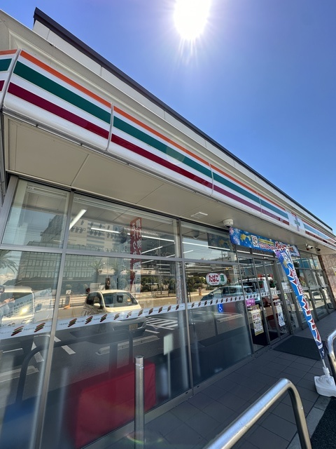 コンビニ　セブンイレブン大阪加美南3丁目店（コンビニ）まで195m
