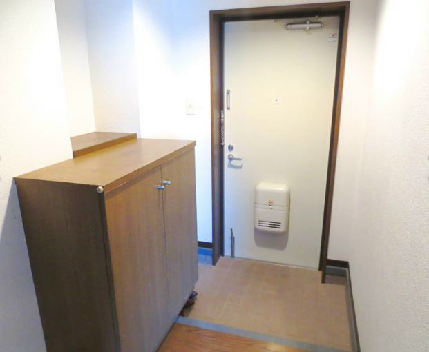 玄関　※他号室のお写真です。