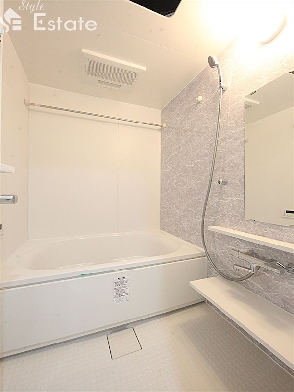 バス・シャワールーム　バスルーム