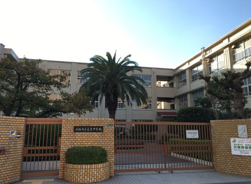 中学校　長吉中学校（中学校）まで461m