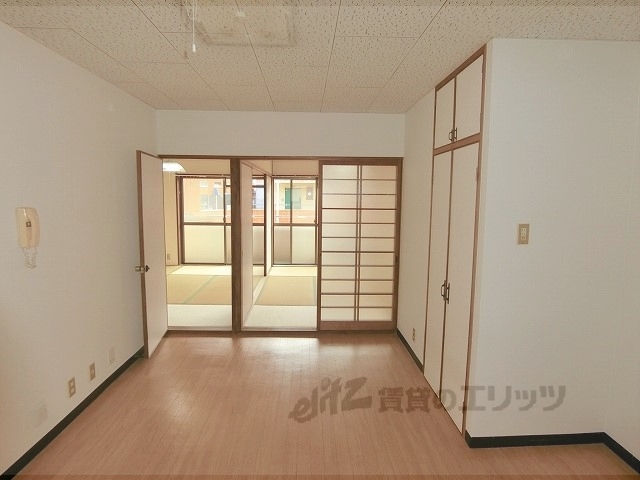 居室・リビング　洋室