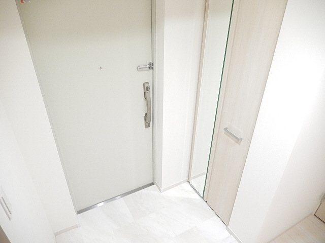 玄関　同建築会社の画像参照