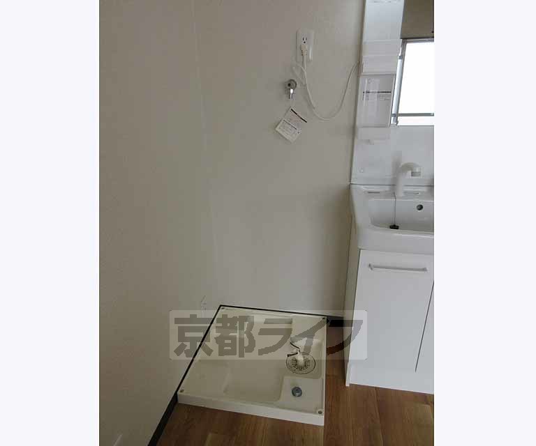 その他設備　洗面台横に置けます・