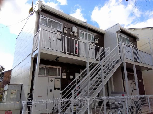 エントランス　落ち着いたエントランスです