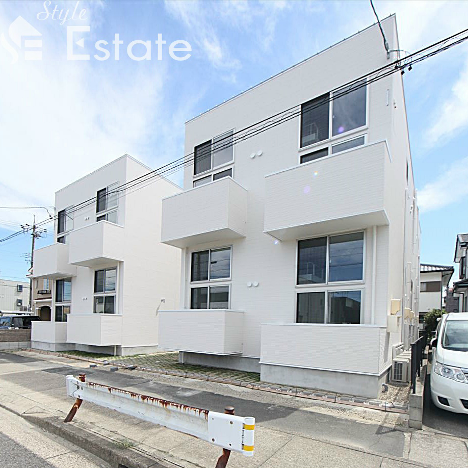 建物外観　玄関