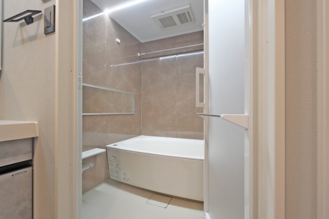 バス・シャワールーム　バス・シャワールーム