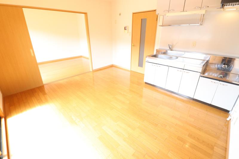 居室・リビング　8.5帖のダイニングキッチン