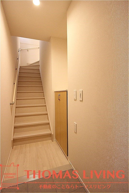 玄関　実際のお写真は準備中の為、別号室の写真でご参考下さい。