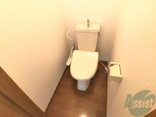 トイレ　トイレはウォシュレット付きですので嬉しいですね。