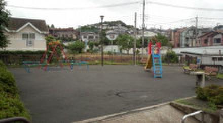 公園　新井町稲荷第二公園（公園）まで350m