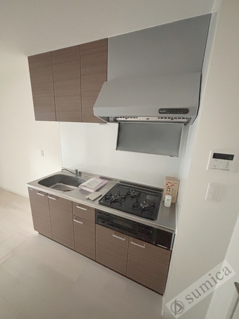 キッチン　３口システムキッチンでお料理楽しく♪♪