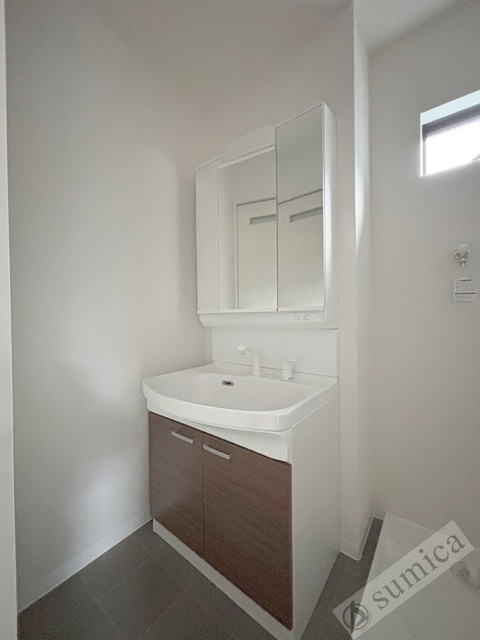 洗面設備　洗面脱衣所付き！独立洗面台が便利です♪♪