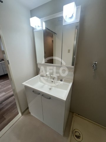 洗面設備　エランドール江坂　洗面台