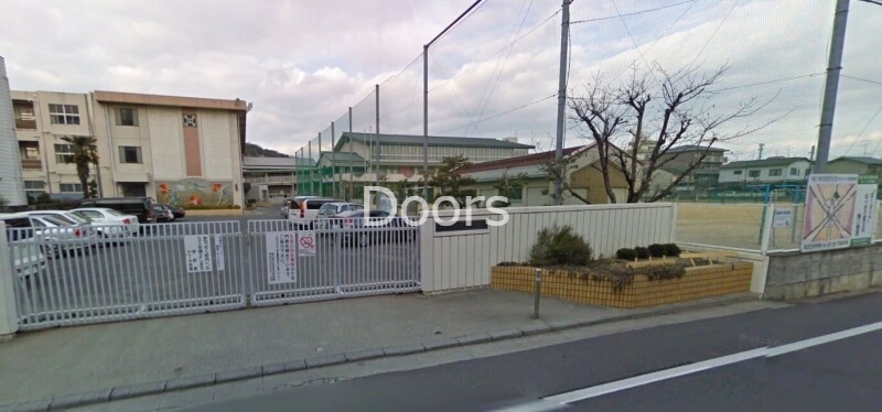 中学校　岡山市立石井中学校（中学校）まで1314m