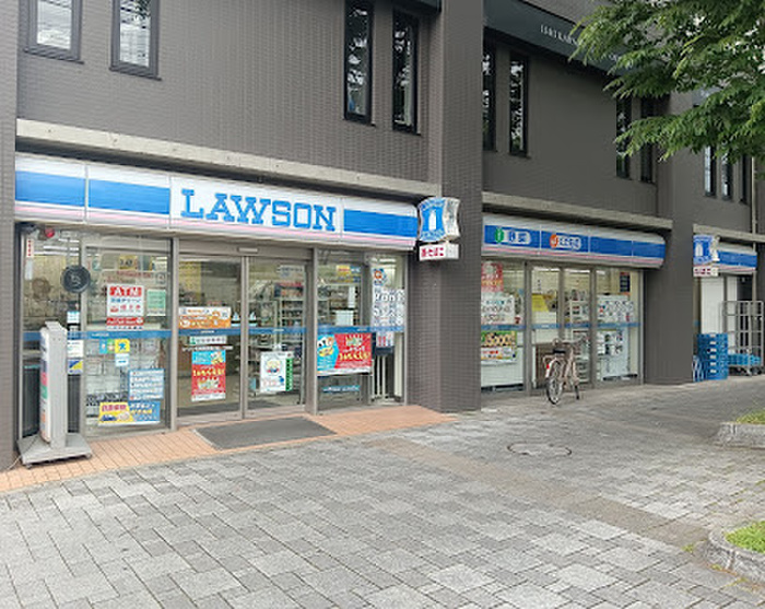 コンビニ　ローソン（コンビニ）まで220m