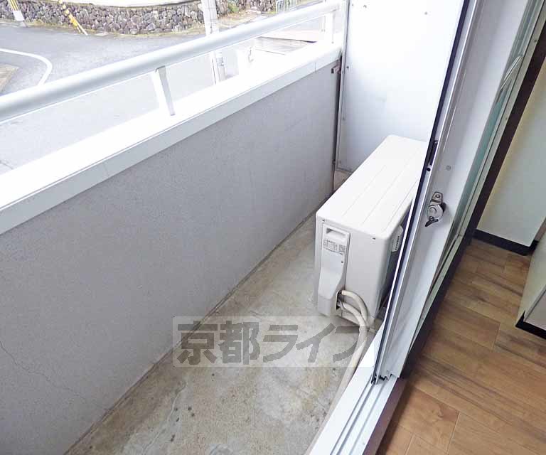 バルコニー　バルコニもひろいです。