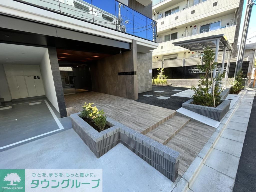 エントランス　駐車場