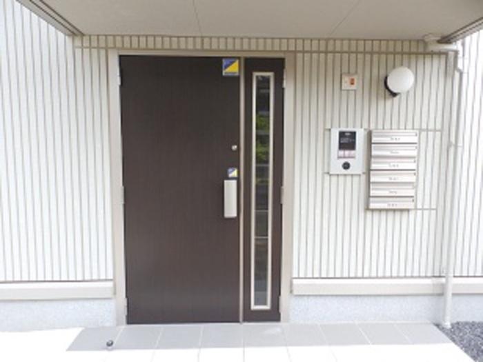 玄関　玄関　オートロック