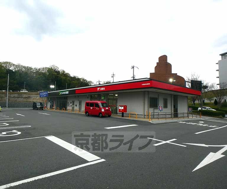 コンビニ　ファミリーマート　木津梅美台店（コンビニ）まで443m