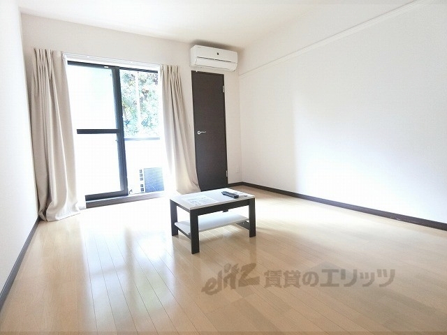 居室・リビング　居室