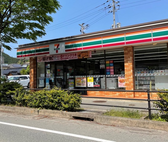 コンビニ　セブンイレブン山口白石店（コンビニ）まで730m