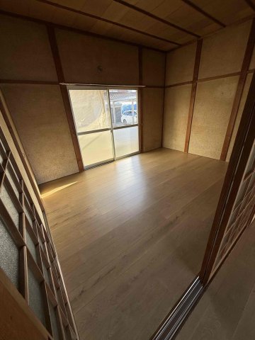 居室・リビング　広々とした洋室です