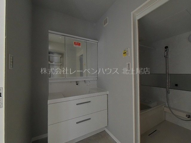 洗面設備　洗髪洗面化粧台