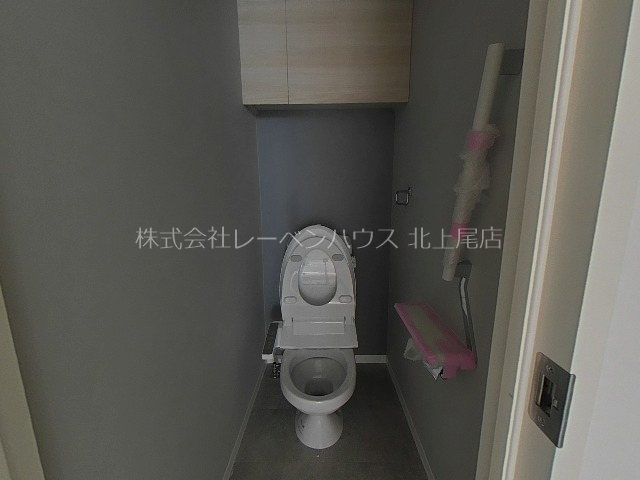 トイレ　温水洗浄暖房便座付き