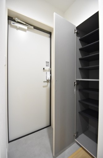 玄関　別部屋参考写真となります