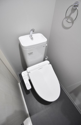 トイレ　別部屋参考写真となります