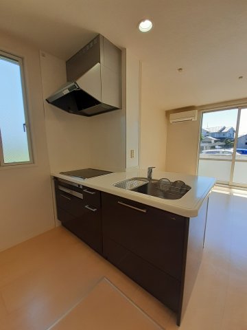 キッチン　※反転タイプの部屋写真です