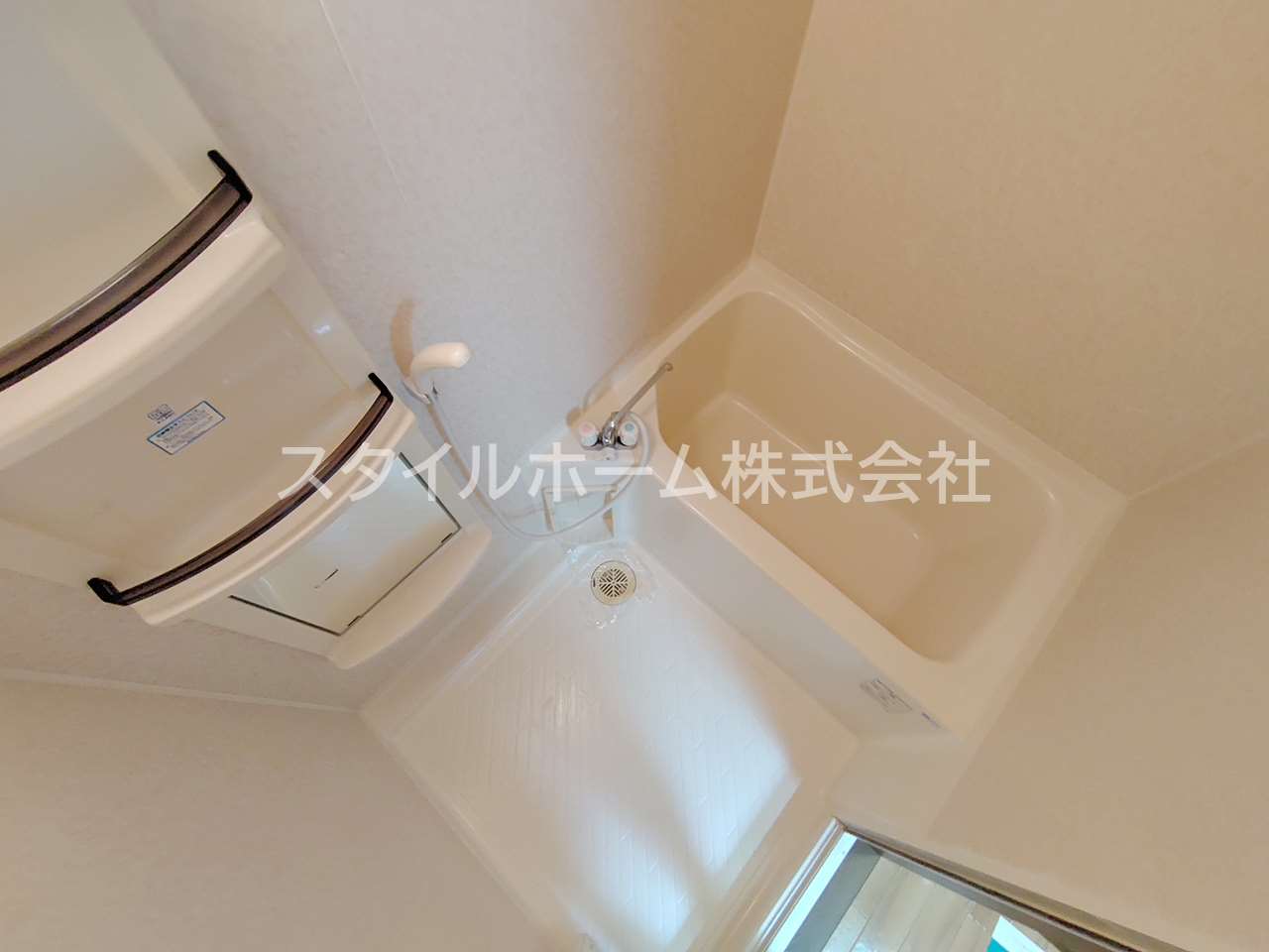 バス・シャワールーム　別部屋写真です。