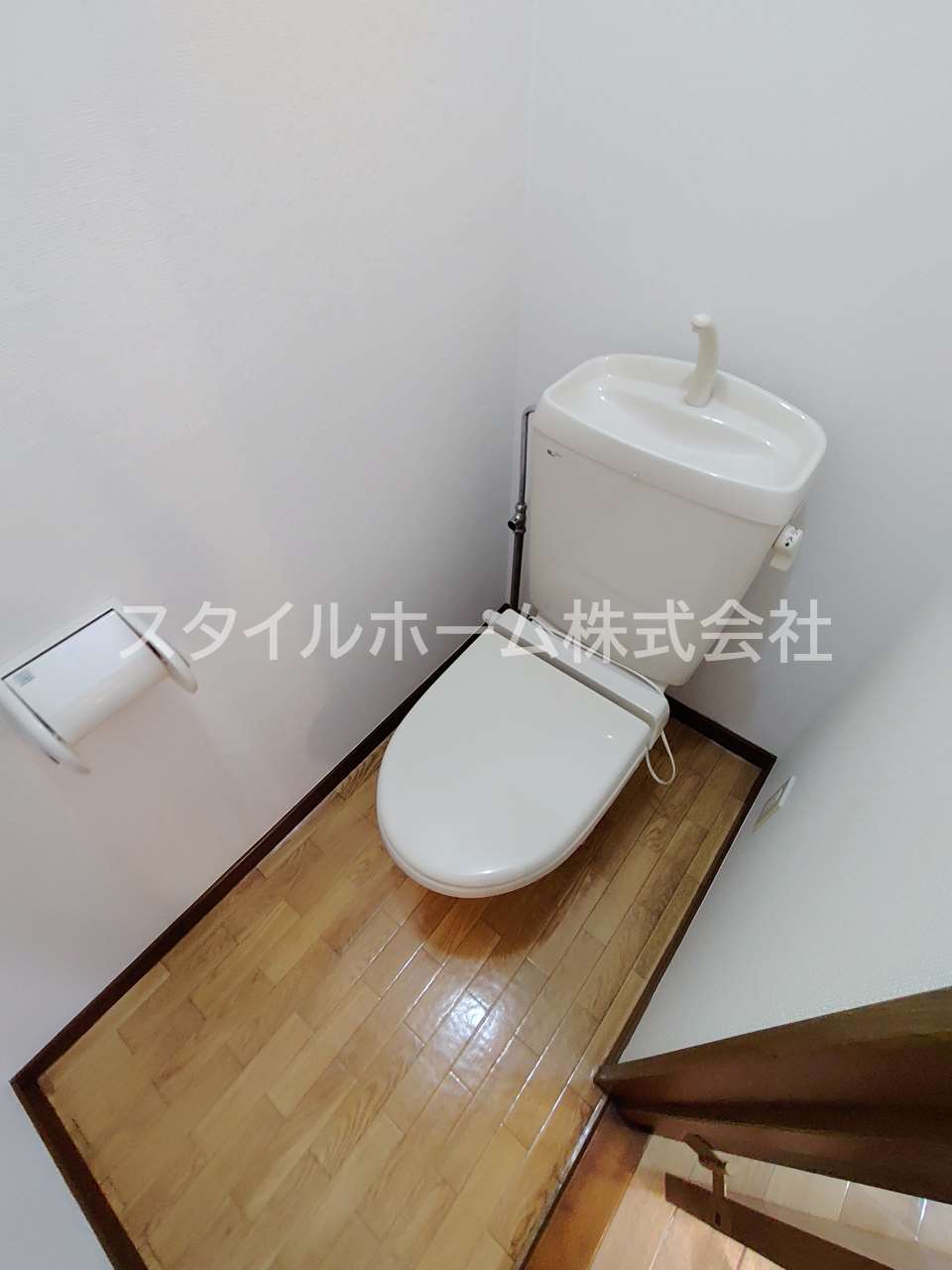 トイレ　別部屋写真です。